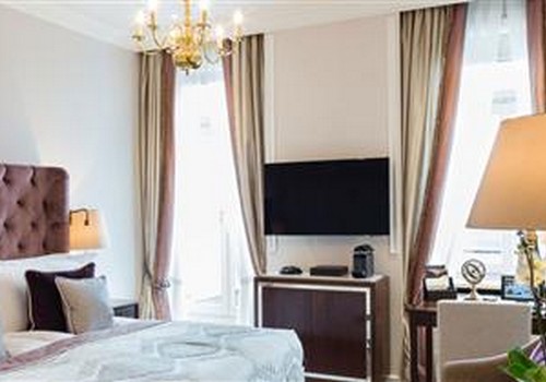 Deluxe Single Room Lakeview with Balcony