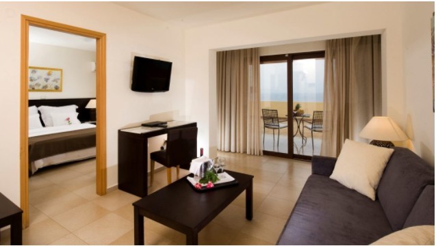 Suite One Bedroom Sea View