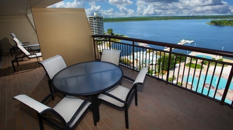 One Bedroom Suite - Bay Lake View with Club Level Access