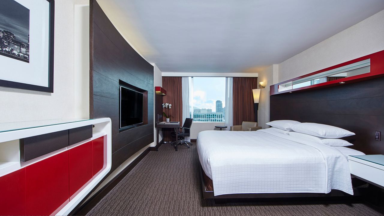 1 King Bed