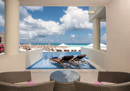 Superior Swim-Out Ocean Front Villa