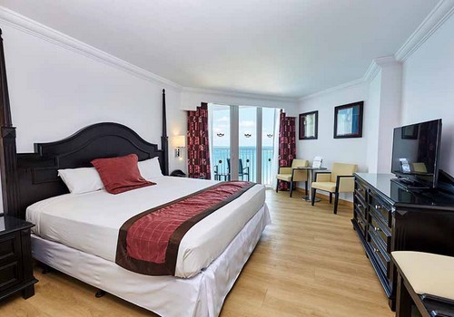 Junior Suite with partial sea view