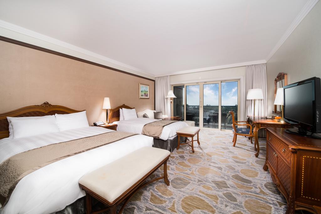 Deluxe Family Room with Partial Sea View