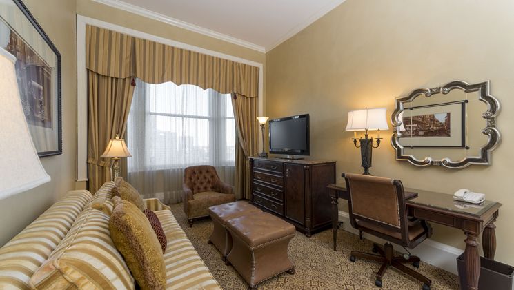 Luxury Suite