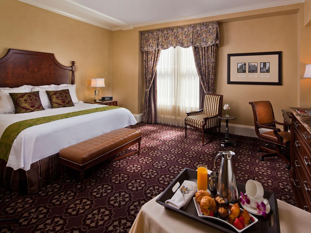 Queen Bed Room